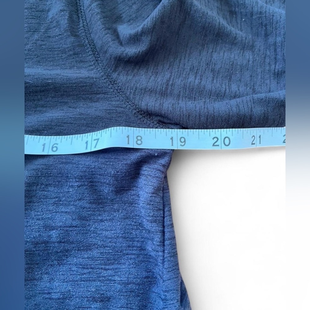 Old Navy Active Black Performance Wrap Long Sleeved Workout Athletic Tee - Picture 6 of 7